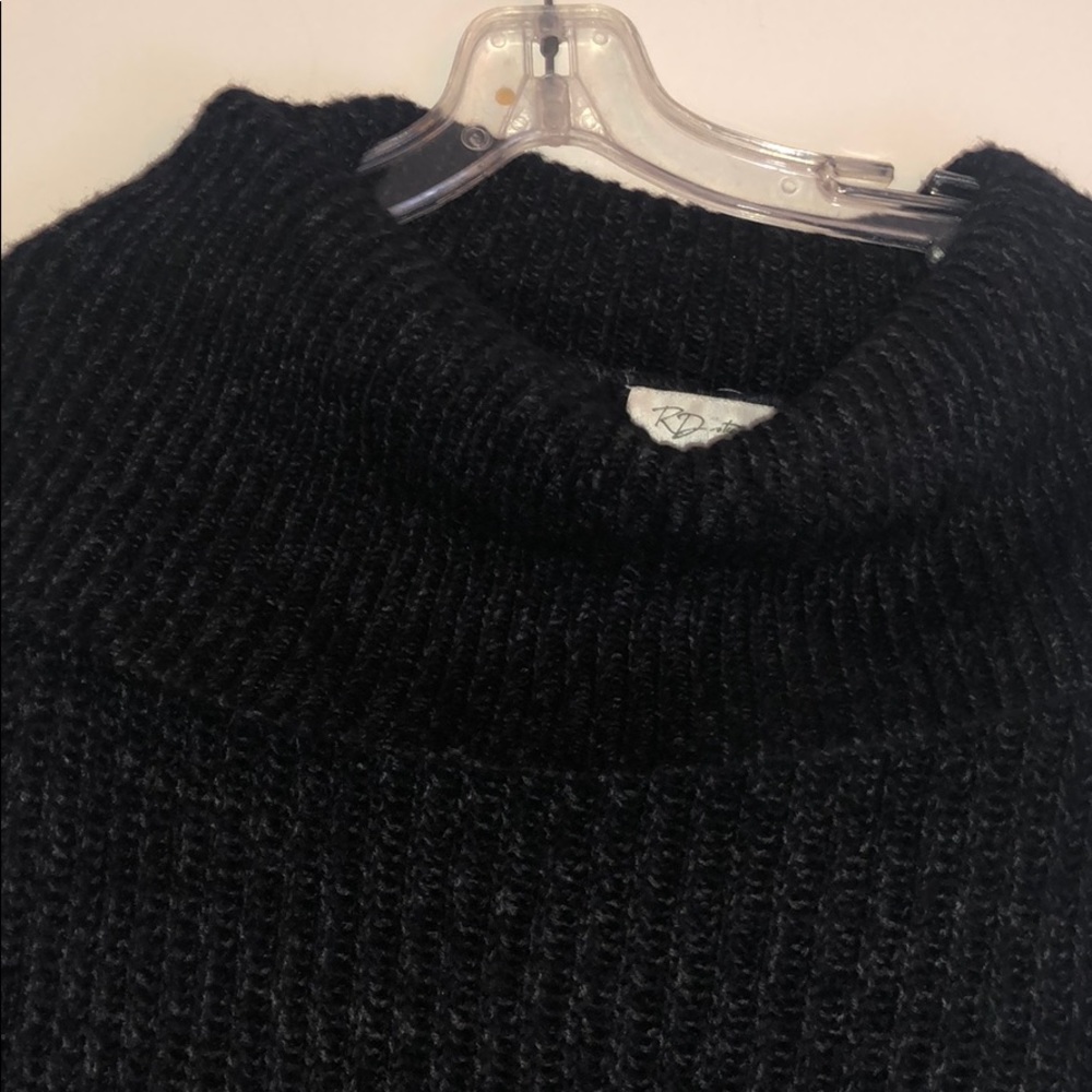 Sweater - Picture 3 of 4